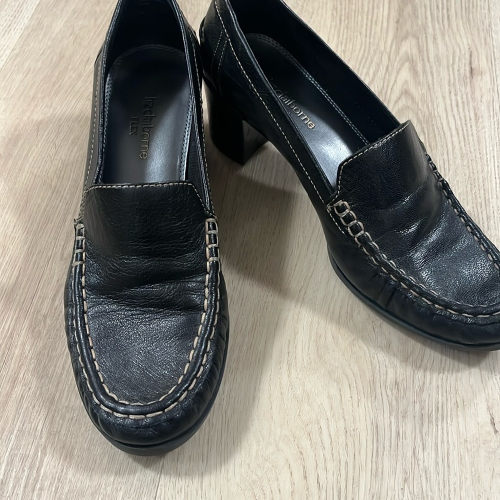 Liz Claiborne flex black loafers excellent condition size 7 1/2 2 inch heel